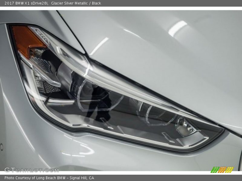 Glacier Silver Metallic / Black 2017 BMW X1 sDrive28i
