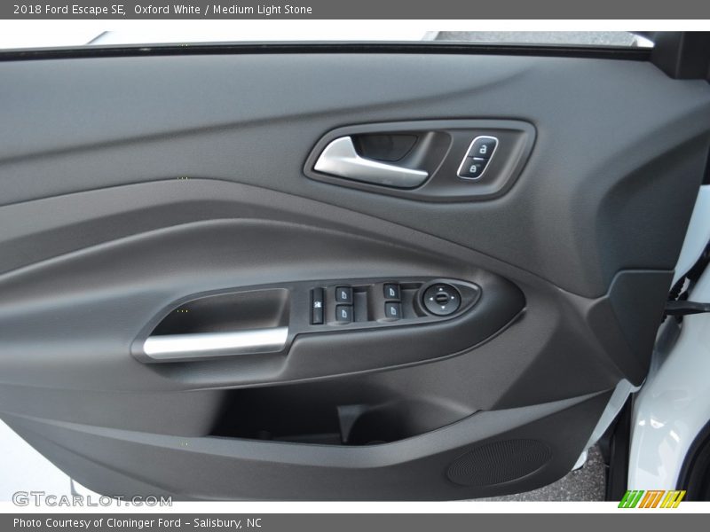 Oxford White / Medium Light Stone 2018 Ford Escape SE
