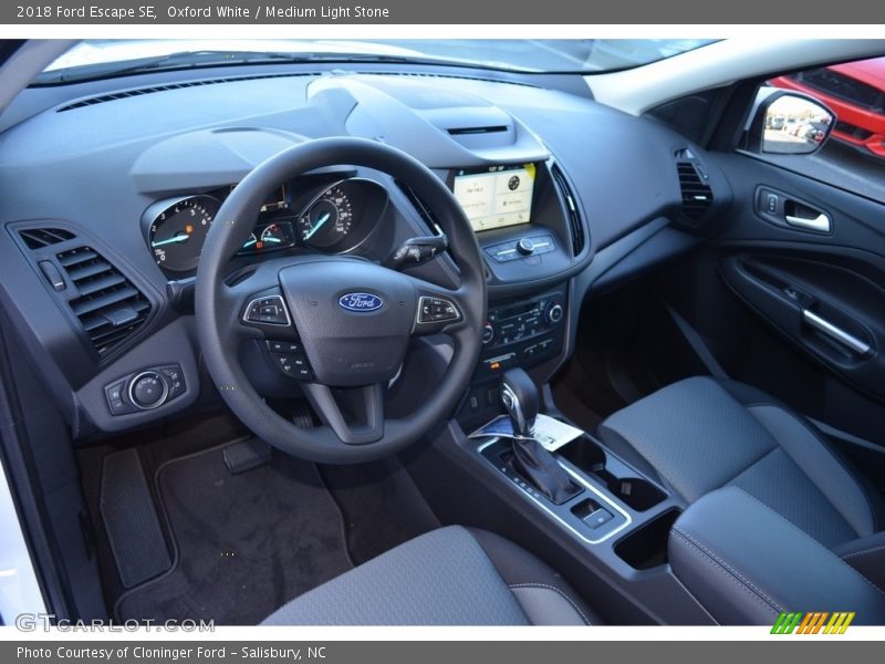 Oxford White / Medium Light Stone 2018 Ford Escape SE