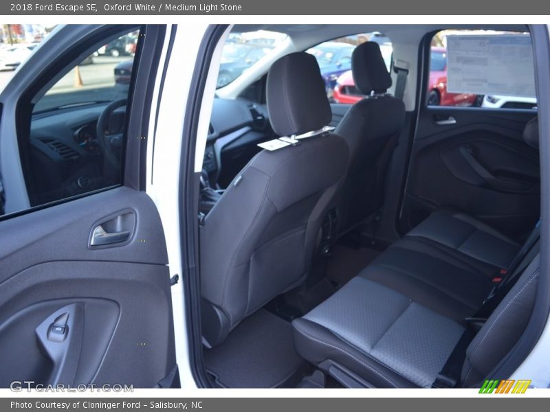 Oxford White / Medium Light Stone 2018 Ford Escape SE