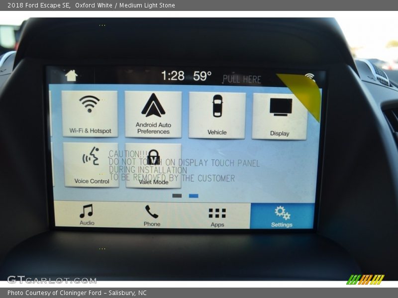 Oxford White / Medium Light Stone 2018 Ford Escape SE
