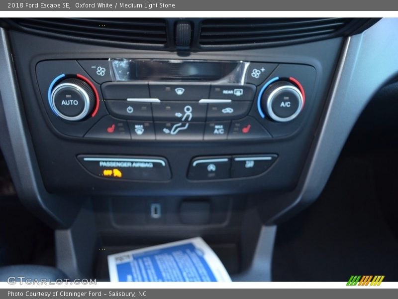 Oxford White / Medium Light Stone 2018 Ford Escape SE