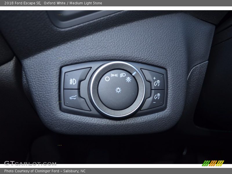 Oxford White / Medium Light Stone 2018 Ford Escape SE