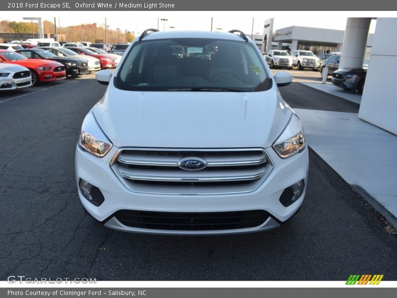 Oxford White / Medium Light Stone 2018 Ford Escape SE