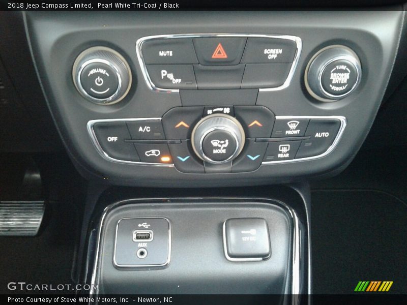 Pearl White Tri–Coat / Black 2018 Jeep Compass Limited