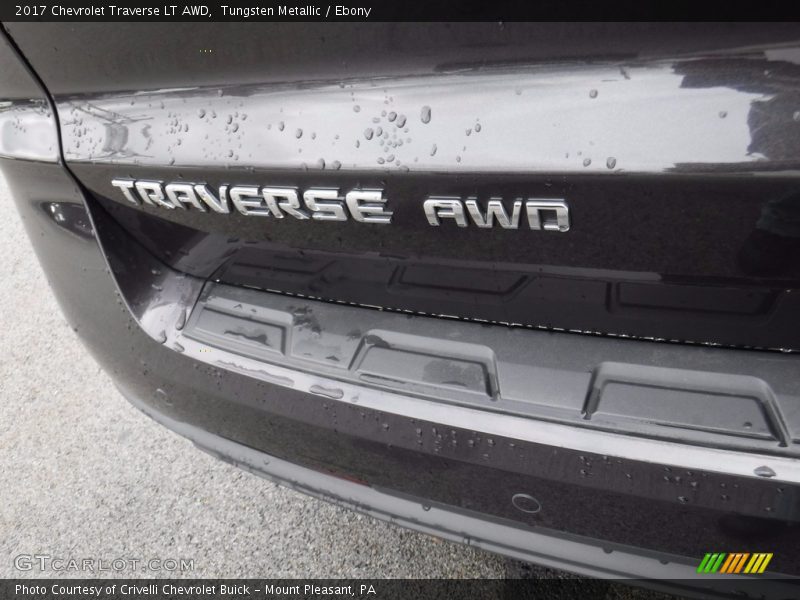 Tungsten Metallic / Ebony 2017 Chevrolet Traverse LT AWD