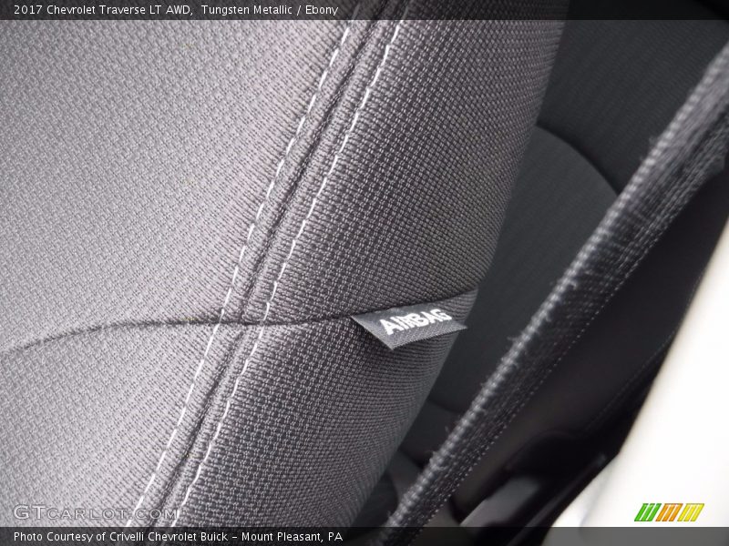 Tungsten Metallic / Ebony 2017 Chevrolet Traverse LT AWD