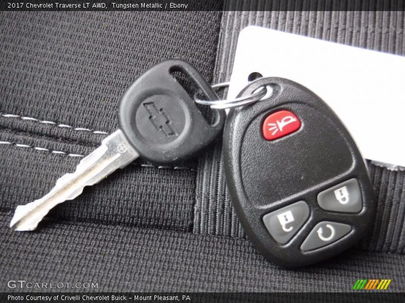 Tungsten Metallic / Ebony 2017 Chevrolet Traverse LT AWD