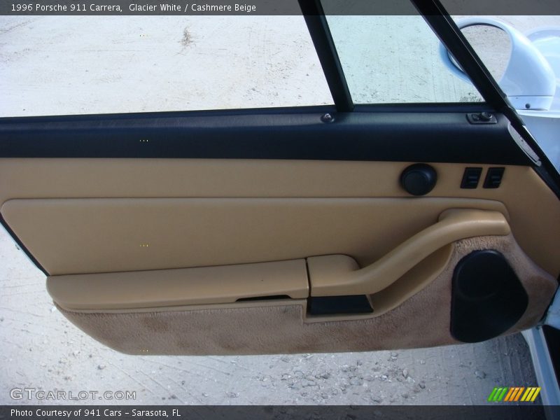 Glacier White / Cashmere Beige 1996 Porsche 911 Carrera