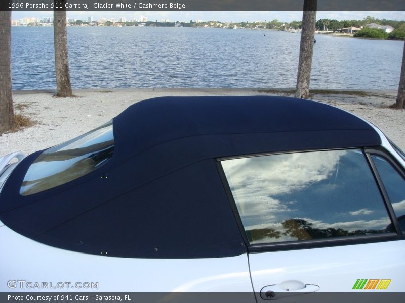 Glacier White / Cashmere Beige 1996 Porsche 911 Carrera