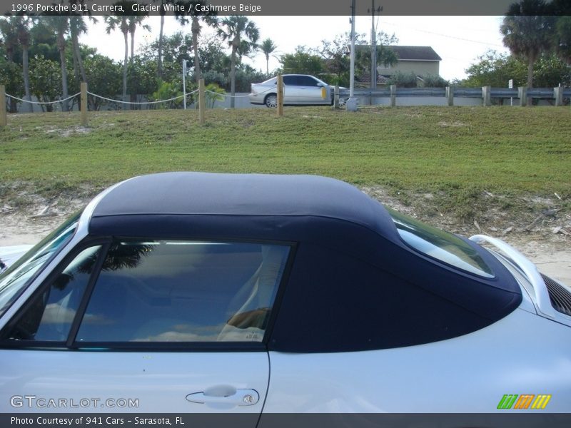 Glacier White / Cashmere Beige 1996 Porsche 911 Carrera