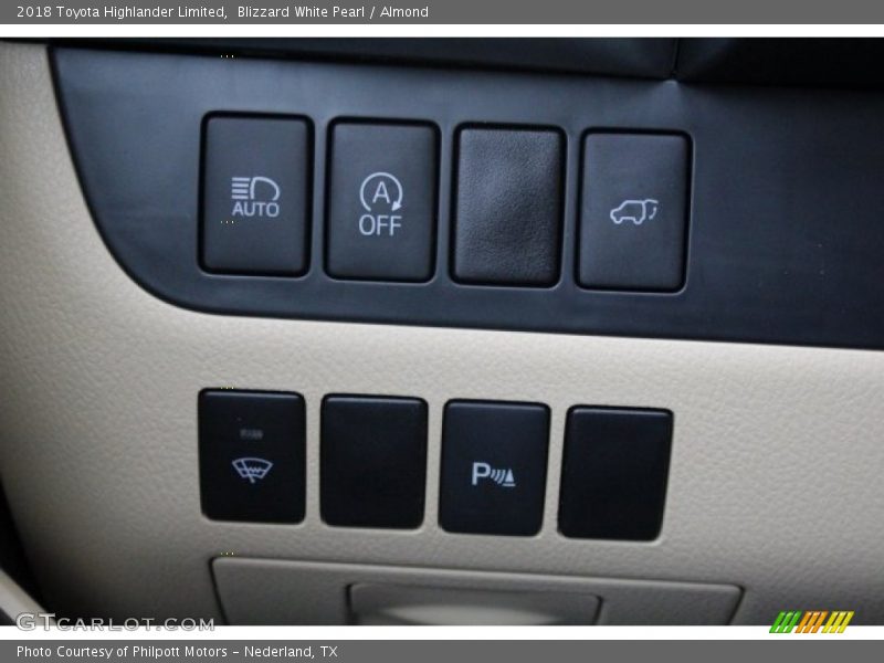 Blizzard White Pearl / Almond 2018 Toyota Highlander Limited