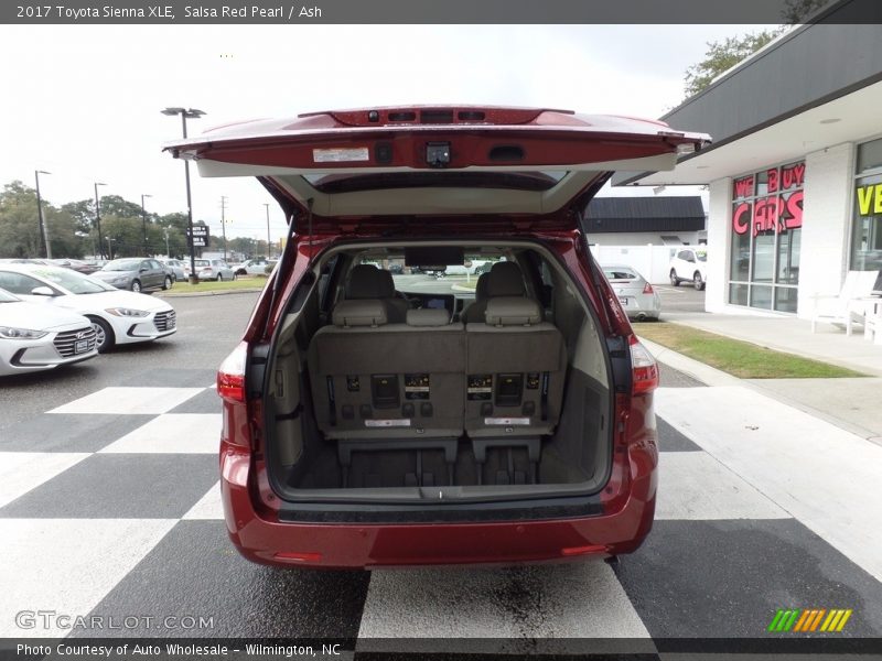 Salsa Red Pearl / Ash 2017 Toyota Sienna XLE