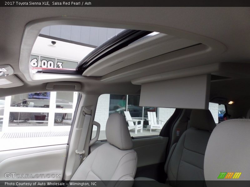 Salsa Red Pearl / Ash 2017 Toyota Sienna XLE