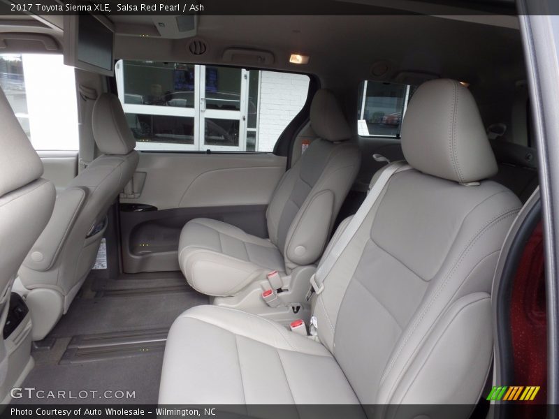 Salsa Red Pearl / Ash 2017 Toyota Sienna XLE