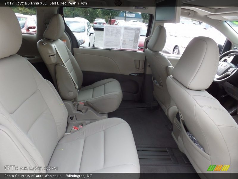 Salsa Red Pearl / Ash 2017 Toyota Sienna XLE