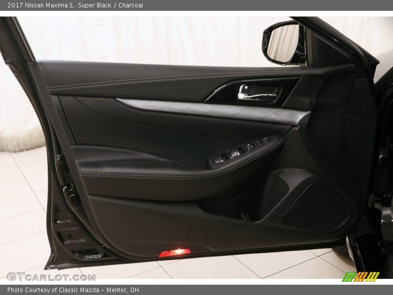 Super Black / Charcoal 2017 Nissan Maxima S