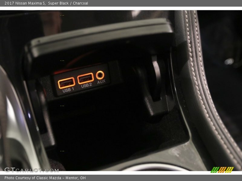 Super Black / Charcoal 2017 Nissan Maxima S