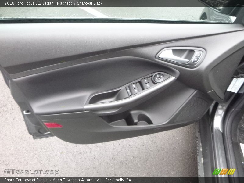 Magnetic / Charcoal Black 2018 Ford Focus SEL Sedan