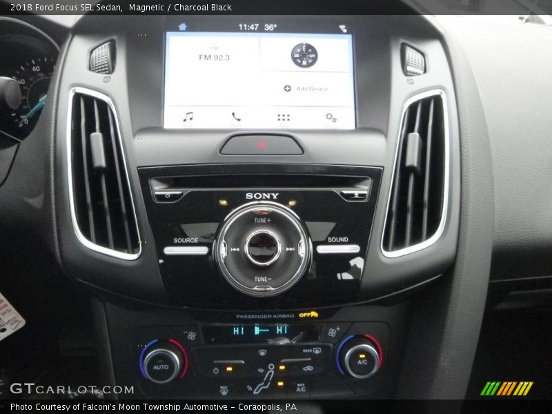 Magnetic / Charcoal Black 2018 Ford Focus SEL Sedan