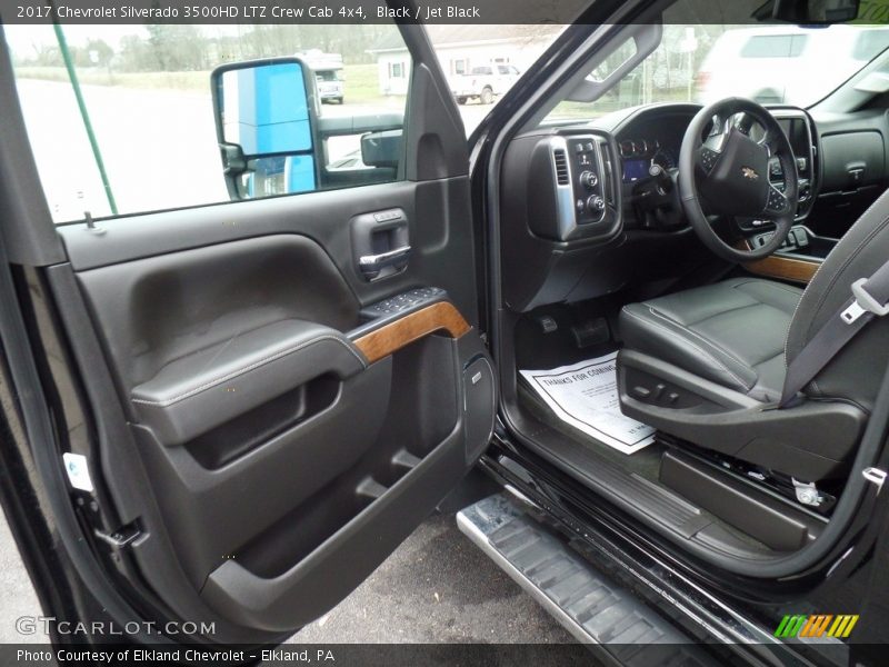 Black / Jet Black 2017 Chevrolet Silverado 3500HD LTZ Crew Cab 4x4