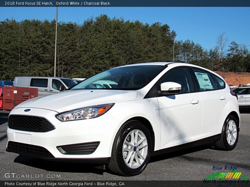 Oxford White / Charcoal Black 2018 Ford Focus SE Hatch