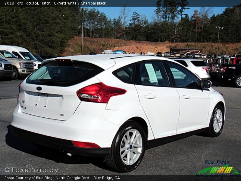 Oxford White / Charcoal Black 2018 Ford Focus SE Hatch