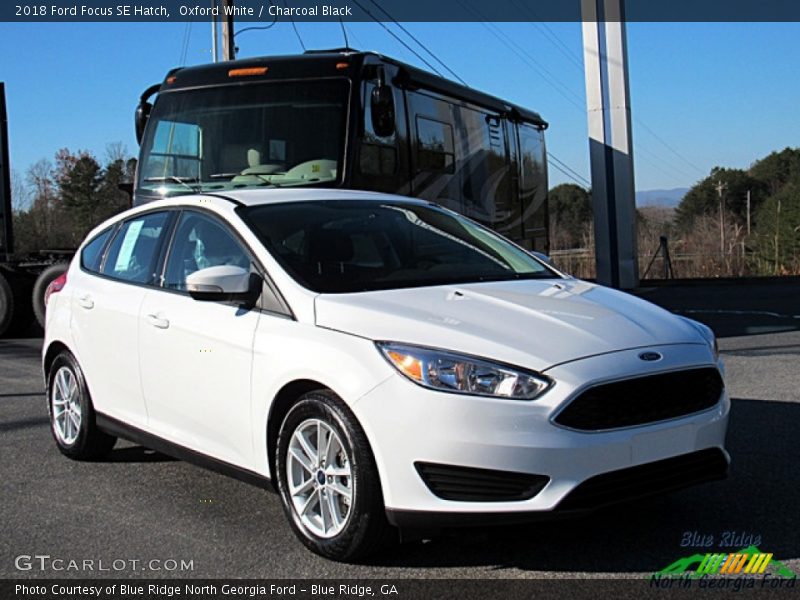Oxford White / Charcoal Black 2018 Ford Focus SE Hatch