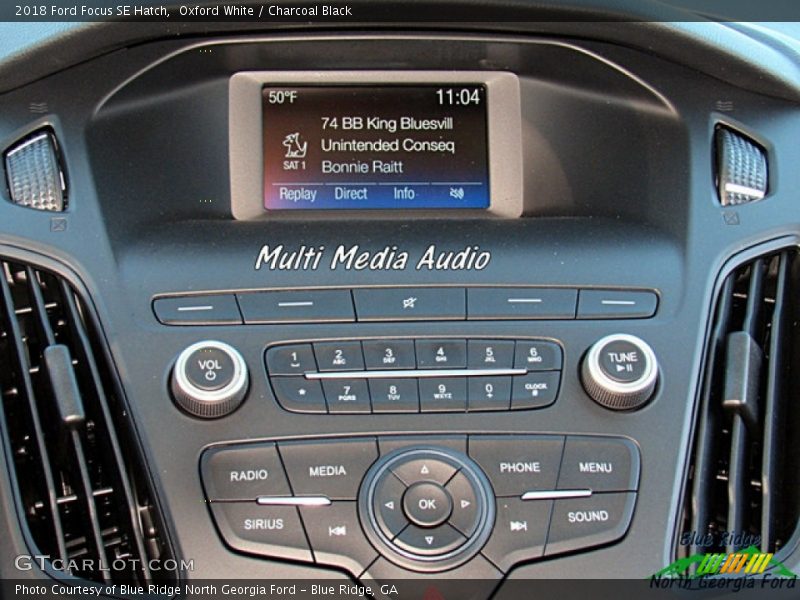 Oxford White / Charcoal Black 2018 Ford Focus SE Hatch