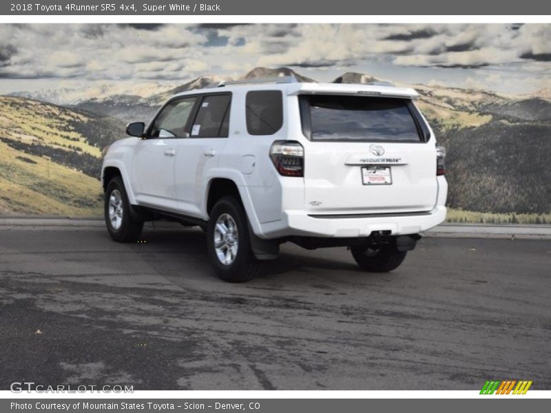 Super White / Black 2018 Toyota 4Runner SR5 4x4