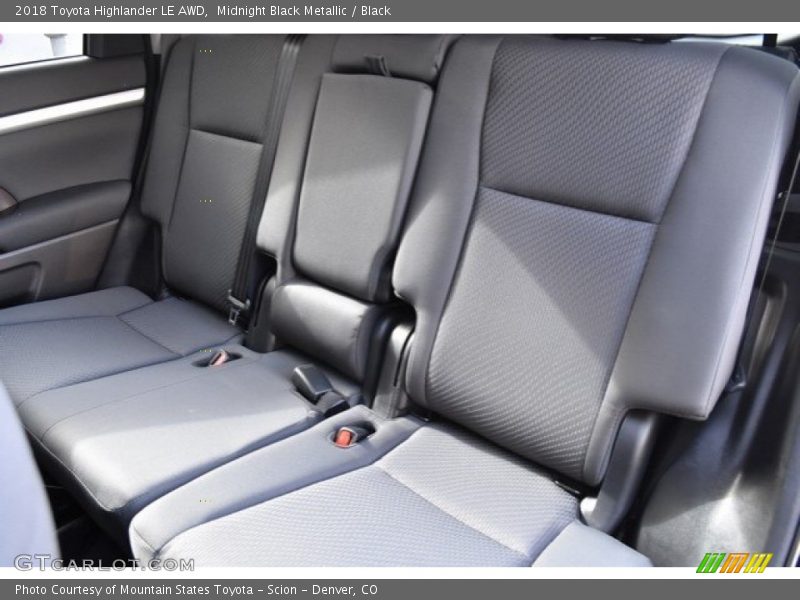Midnight Black Metallic / Black 2018 Toyota Highlander LE AWD