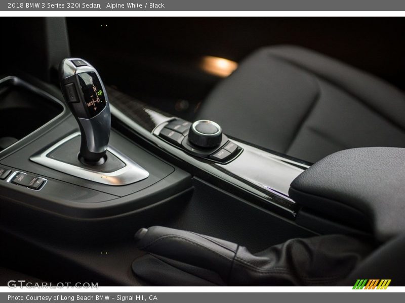 Alpine White / Black 2018 BMW 3 Series 320i Sedan