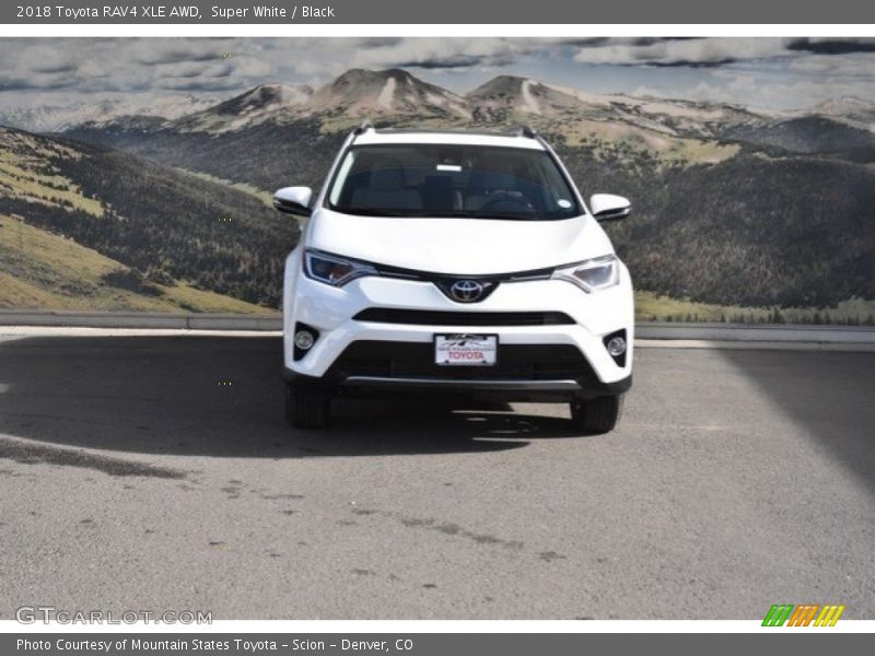Super White / Black 2018 Toyota RAV4 XLE AWD