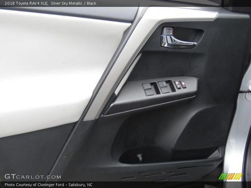 Silver Sky Metallic / Black 2018 Toyota RAV4 XLE