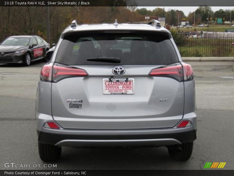 Silver Sky Metallic / Black 2018 Toyota RAV4 XLE