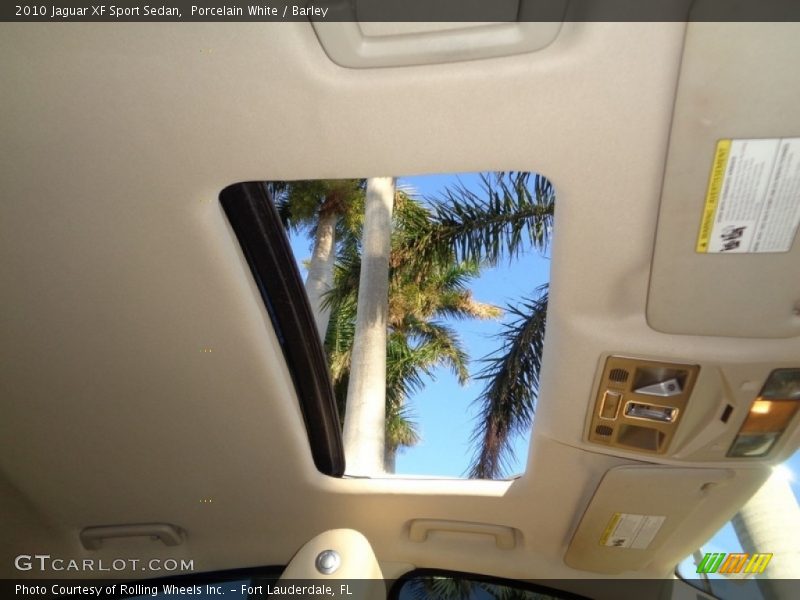 Sunroof of 2010 XF Sport Sedan