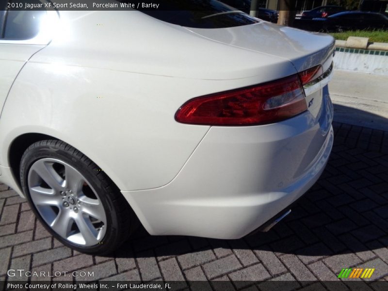 Porcelain White / Barley 2010 Jaguar XF Sport Sedan