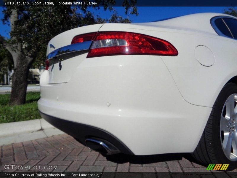Porcelain White / Barley 2010 Jaguar XF Sport Sedan