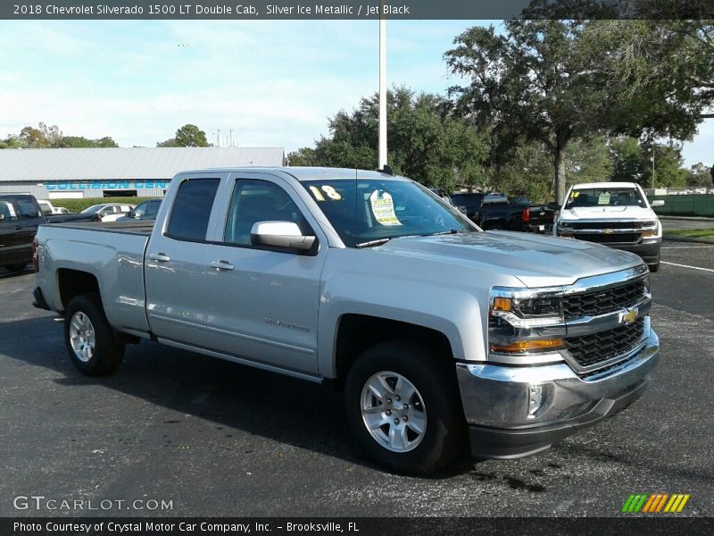 Front 3/4 View of 2018 Silverado 1500 LT Double Cab