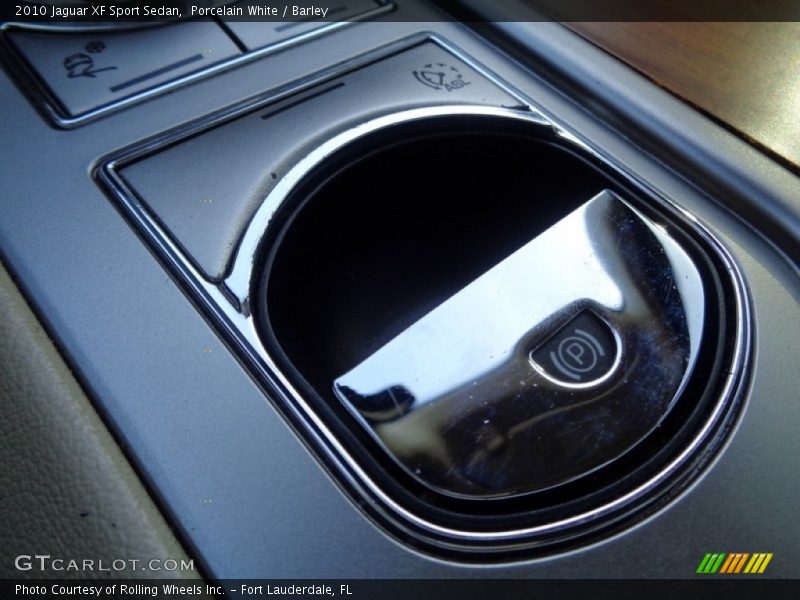 Porcelain White / Barley 2010 Jaguar XF Sport Sedan