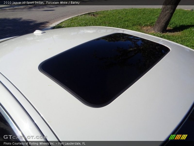 Sunroof of 2010 XF Sport Sedan