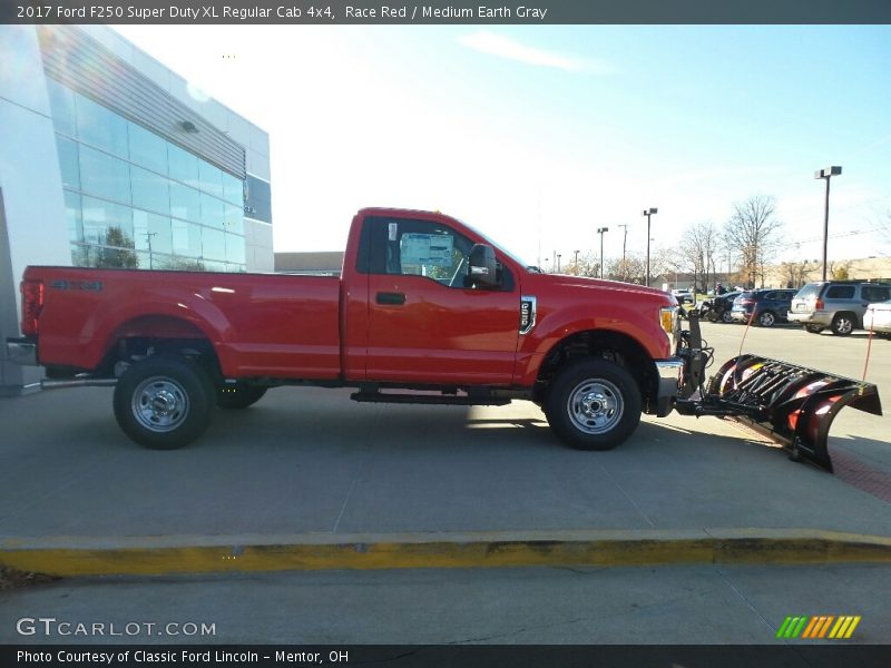 Race Red / Medium Earth Gray 2017 Ford F250 Super Duty XL Regular Cab 4x4