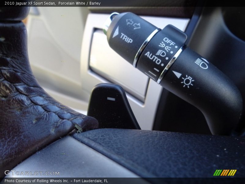 Controls of 2010 XF Sport Sedan