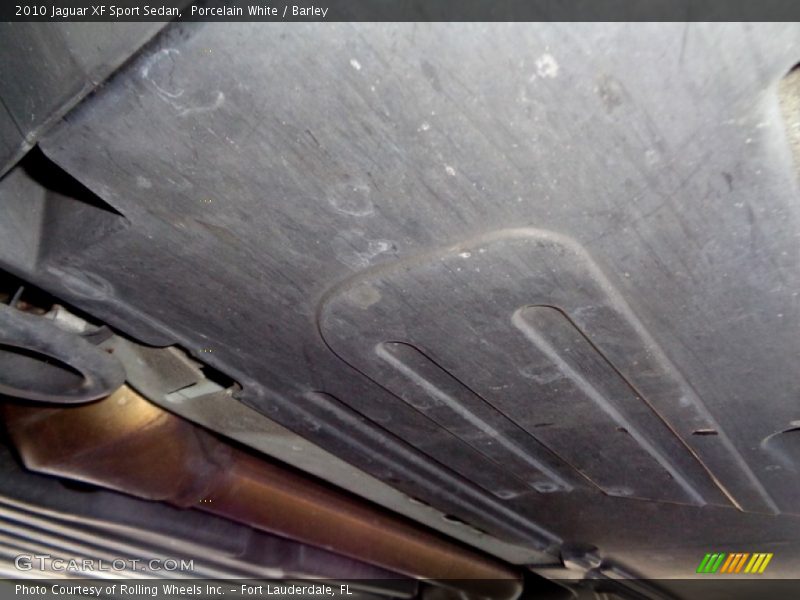 Porcelain White / Barley 2010 Jaguar XF Sport Sedan