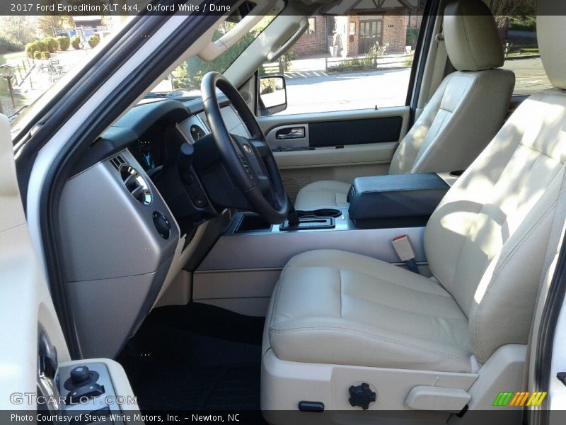 Front Seat of 2017 Expedition XLT 4x4
