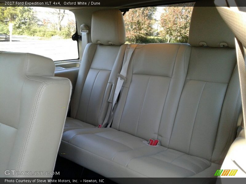 Oxford White / Dune 2017 Ford Expedition XLT 4x4
