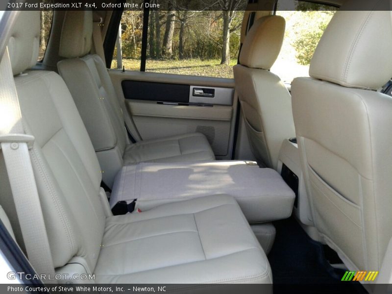 Oxford White / Dune 2017 Ford Expedition XLT 4x4