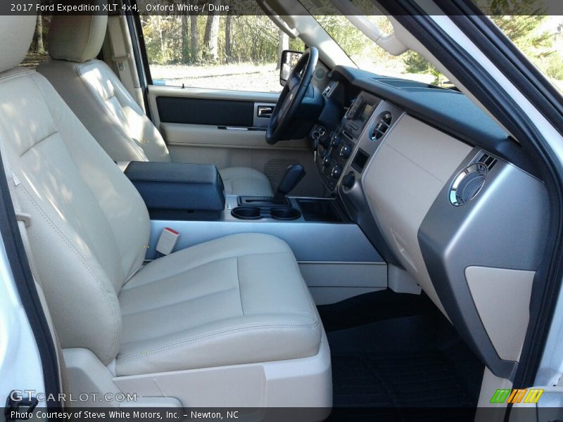  2017 Expedition XLT 4x4 Dune Interior