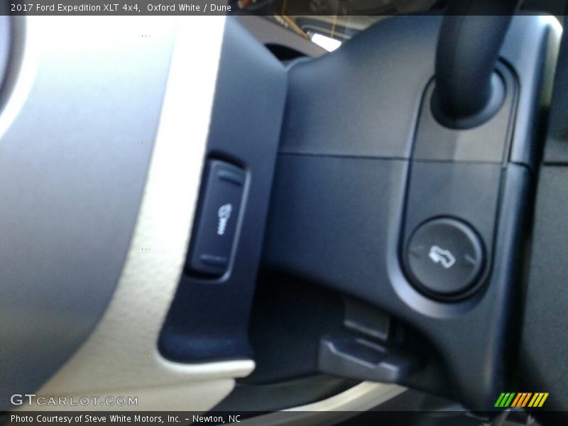 Oxford White / Dune 2017 Ford Expedition XLT 4x4