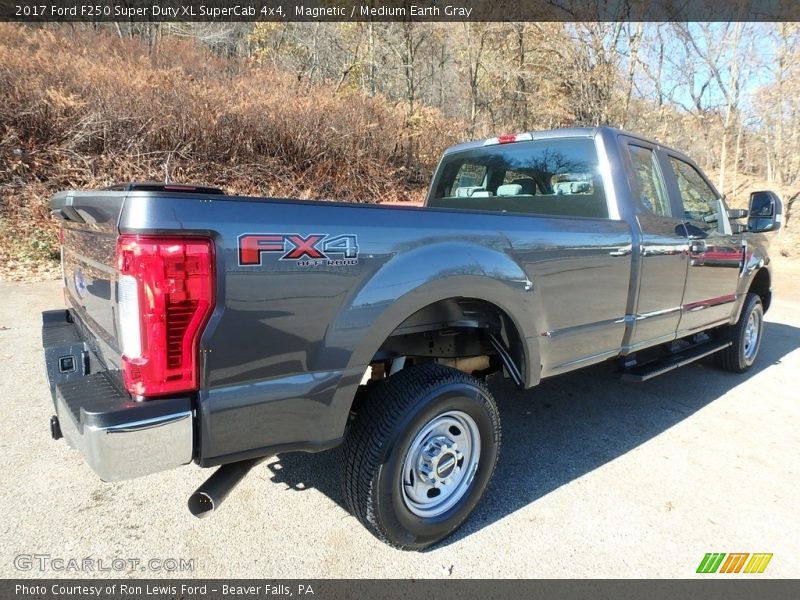 Magnetic / Medium Earth Gray 2017 Ford F250 Super Duty XL SuperCab 4x4